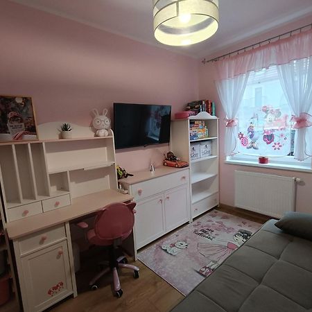 Apartament Rodzinny Z Ogrodkiem W Centrum Gizycka 기지크코 외부 사진