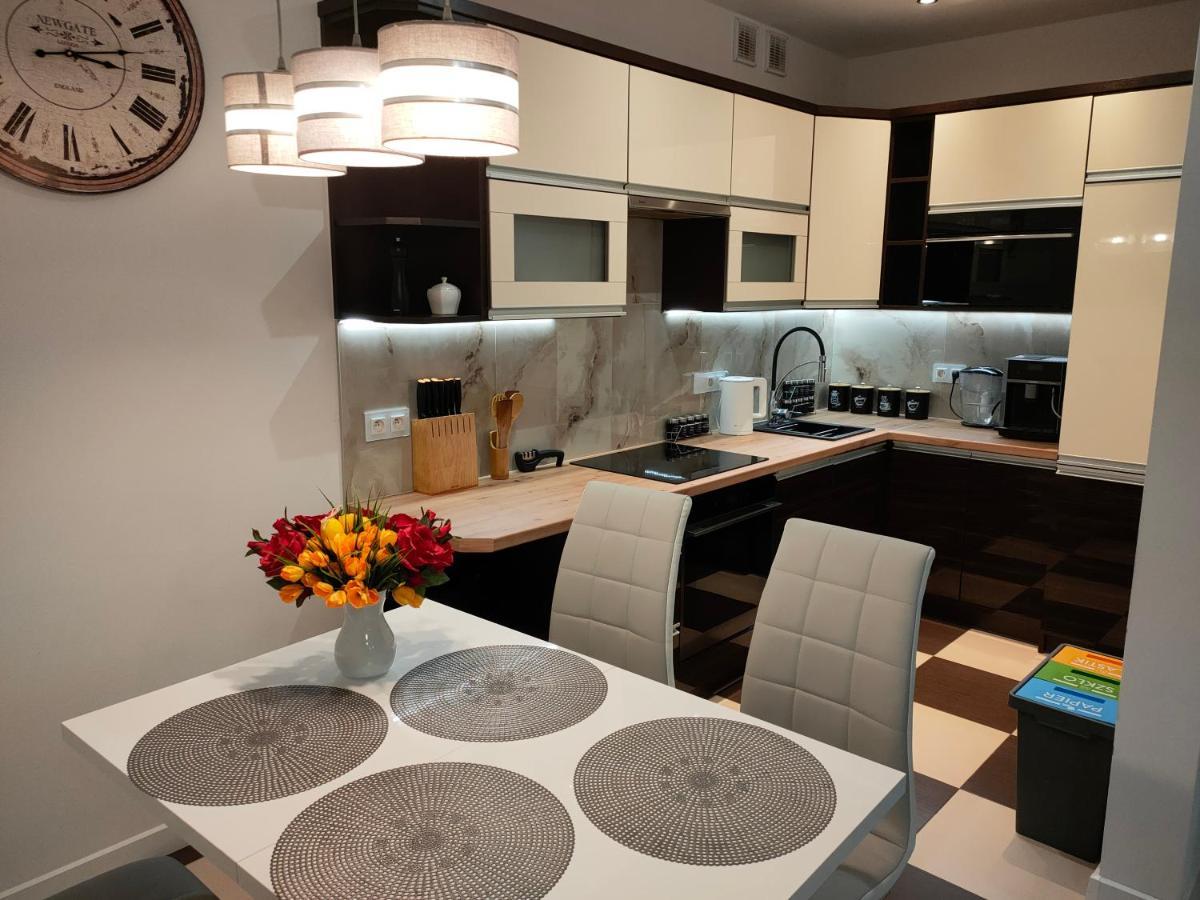 Apartament Rodzinny Z Ogrodkiem W Centrum Gizycka 기지크코 외부 사진