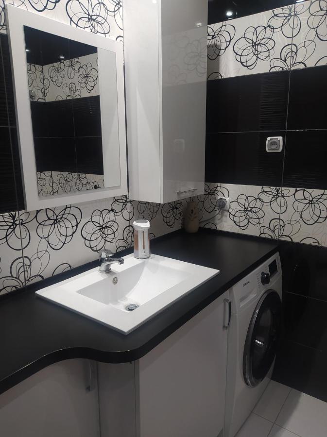 Apartament Rodzinny Z Ogrodkiem W Centrum Gizycka 기지크코 외부 사진
