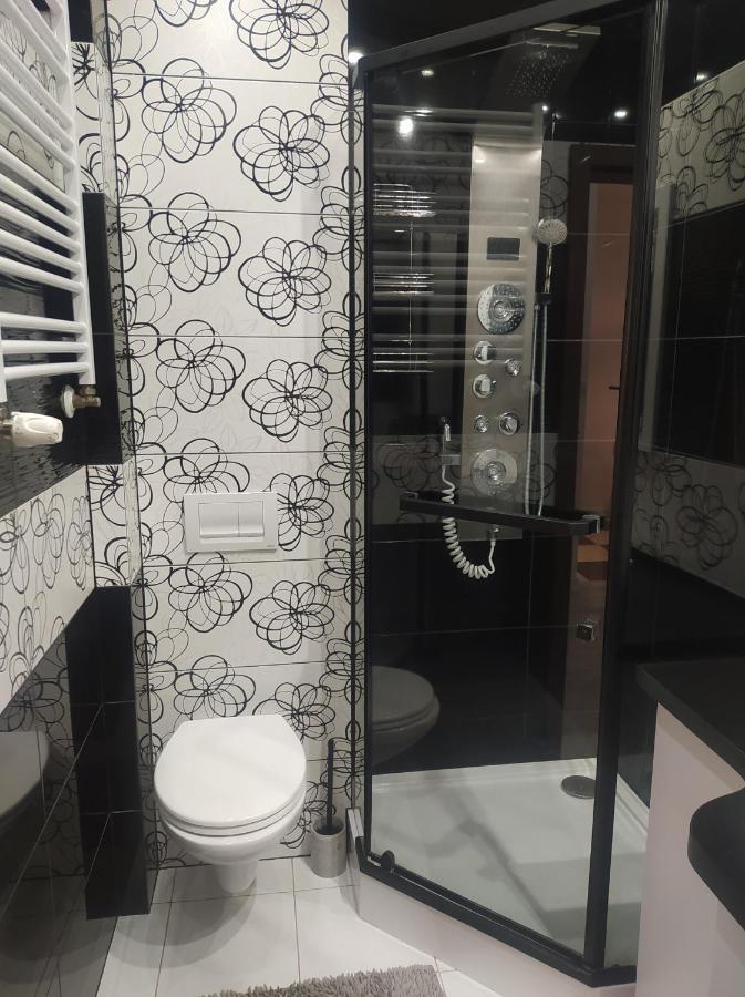 Apartament Rodzinny Z Ogrodkiem W Centrum Gizycka 기지크코 외부 사진